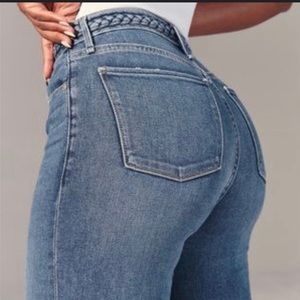 NWT‼️Abercrombie and Fitch Curve Love high rise jeans